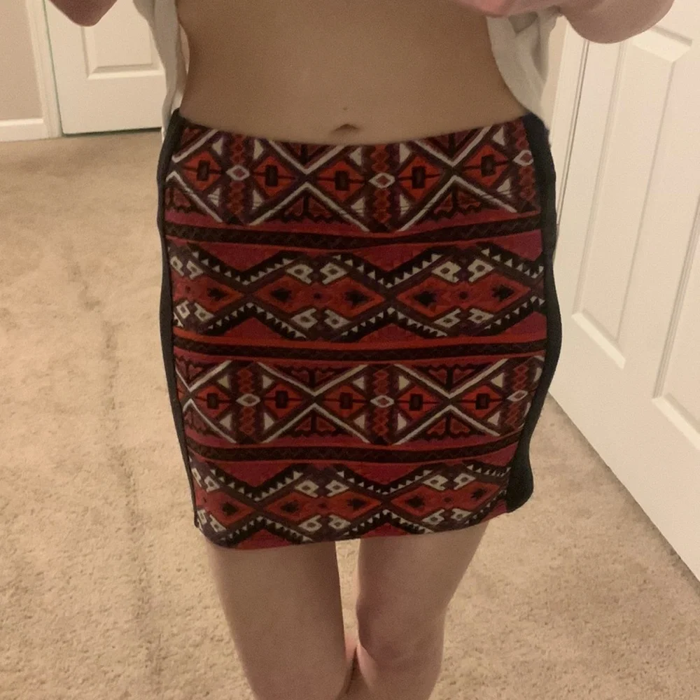 Thick pencil skirt - Picture 3 of 3